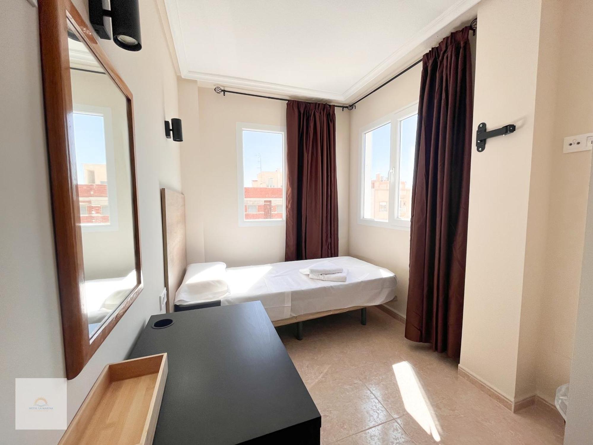 Hotel La Marina Elche La Mariña מראה חיצוני תמונה