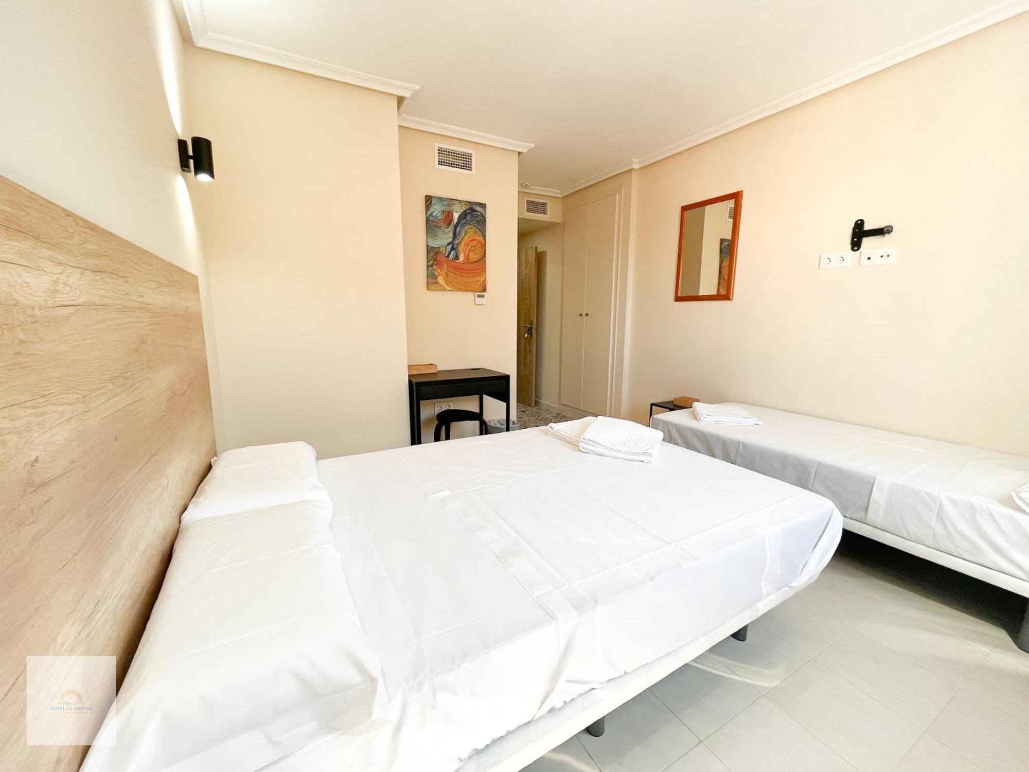 Hotel La Marina Elche La Mariña מראה חיצוני תמונה