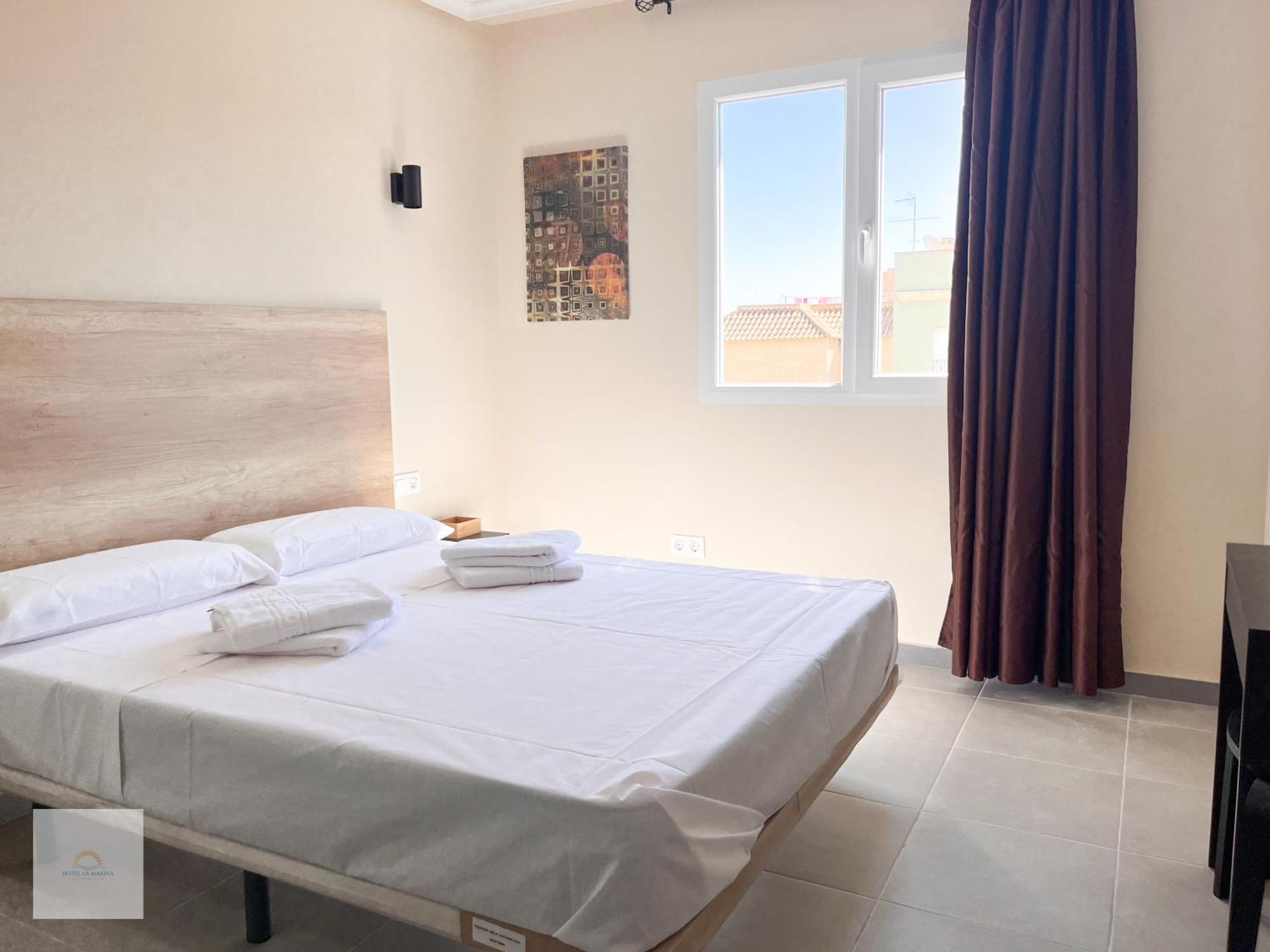 Hotel La Marina Elche La Mariña מראה חיצוני תמונה