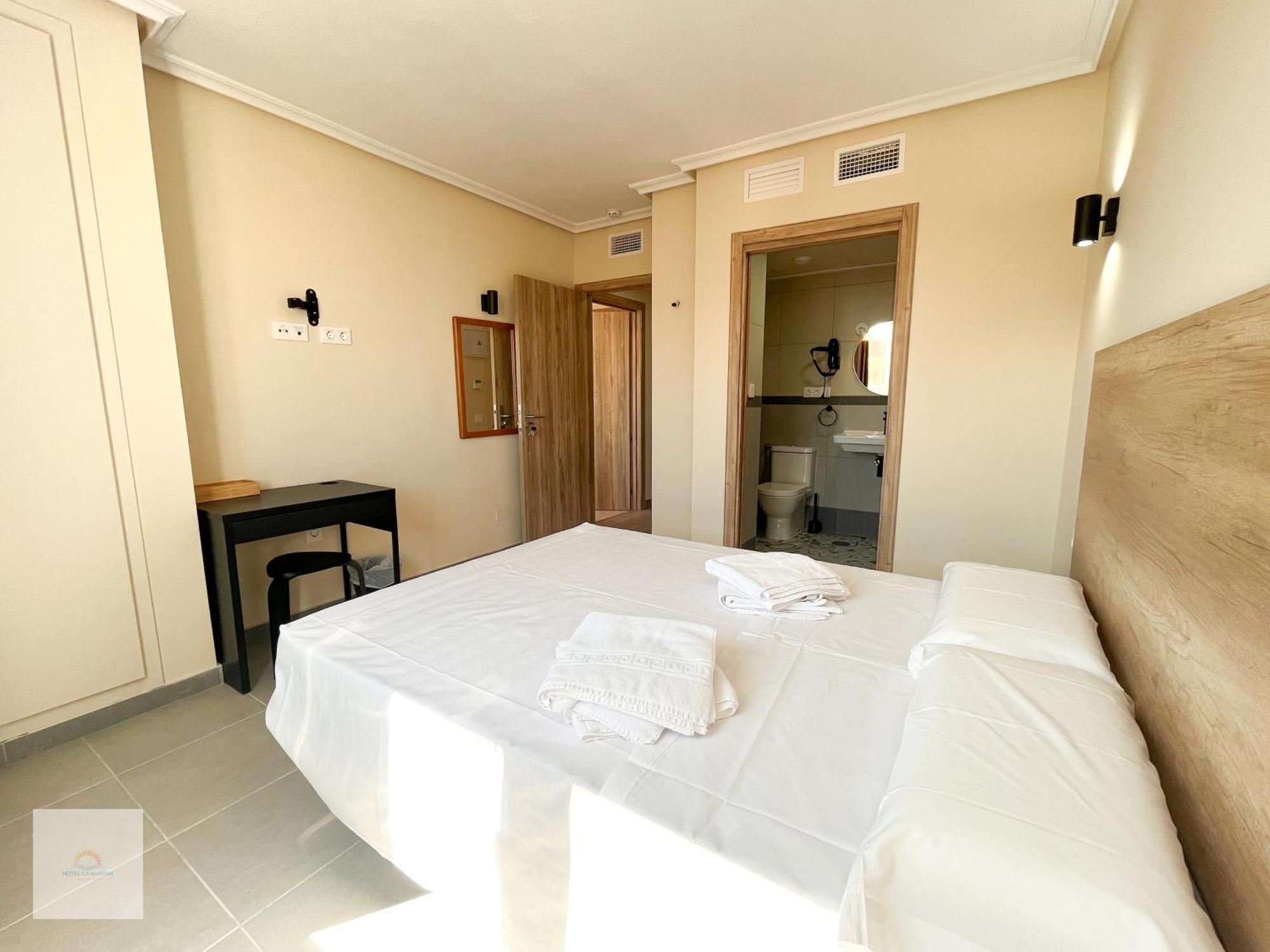 Hotel La Marina Elche La Mariña מראה חיצוני תמונה